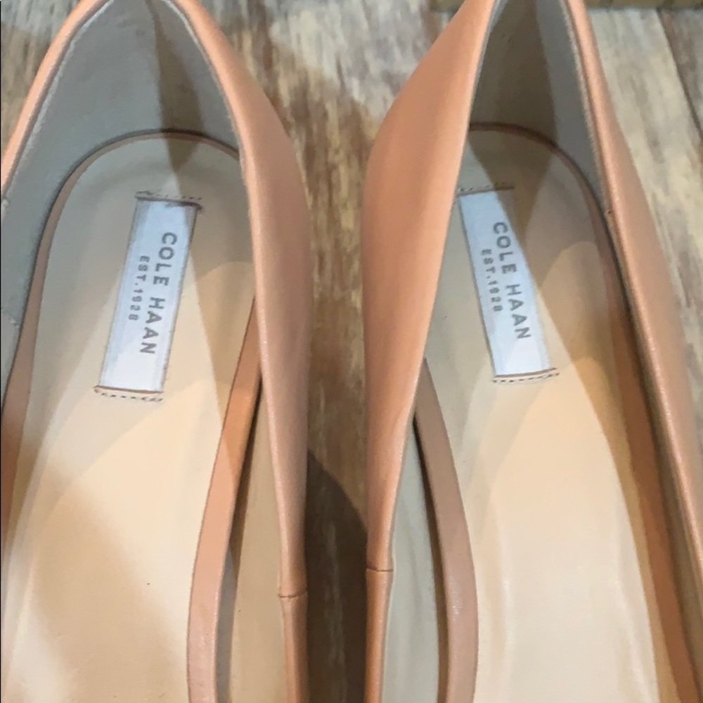 New Cole Haan Nude Leather, wood chunky heel Pumps - Picture 6 of 6